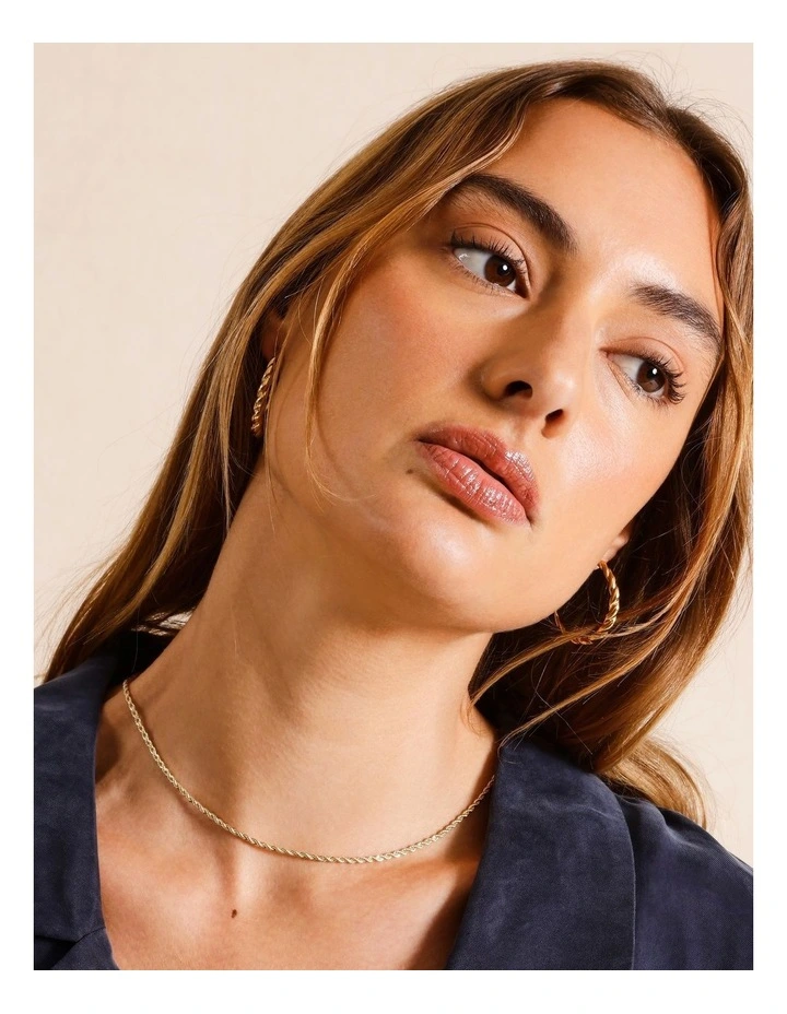 Fine Spiral Chain Necklace in Gold