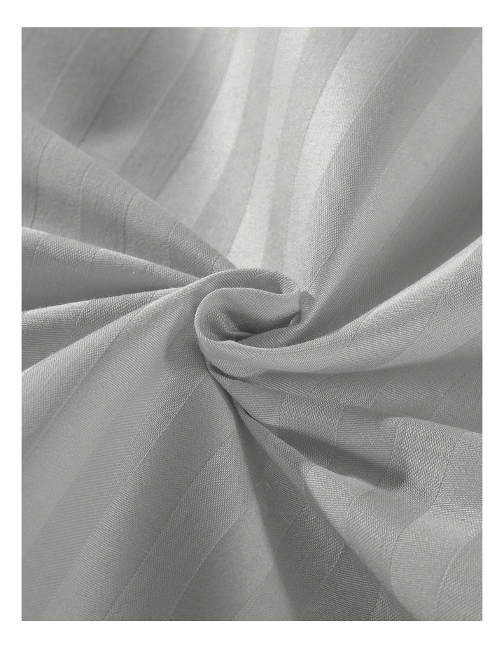1200 Thread Count Cotton Striped Queen Quilt Cover Set in Grey