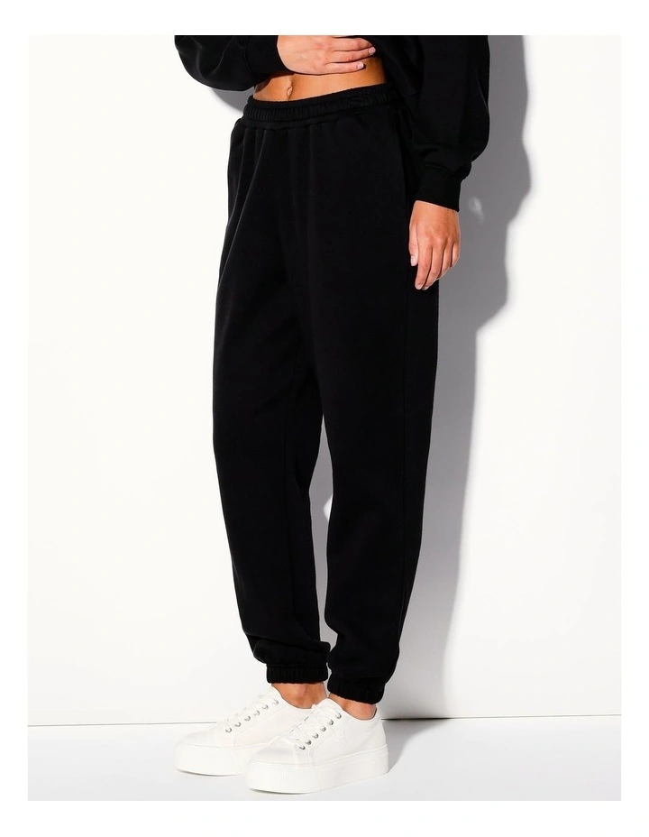 Elastic Cuff Relaxed Trackpant in Black