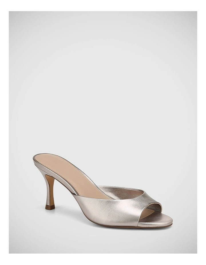 Oshea Metallic Leather Sandal in Pewter