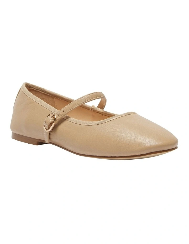 Molly Flat Shoes in Nude Leather