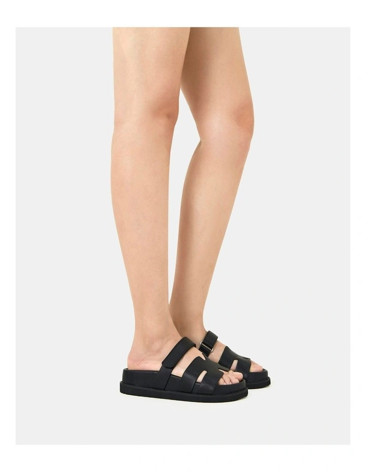 Slothy Chunky Slides in Black