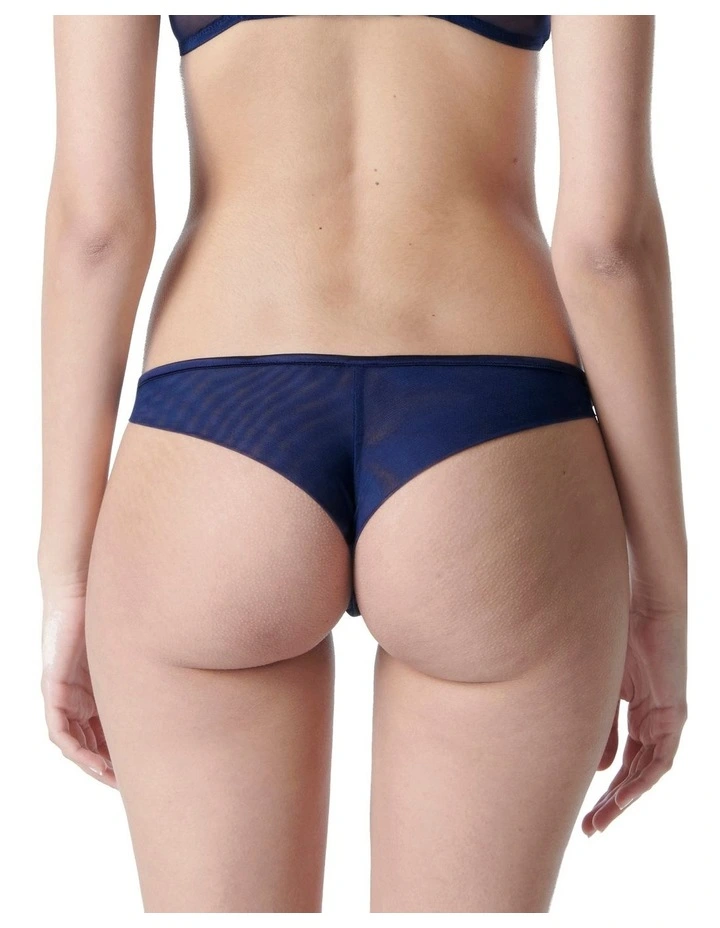 Elsa Tanga in Navy