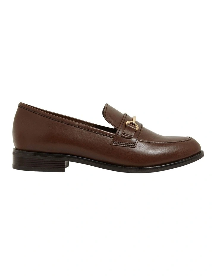 Paragon Flat Shoes in Brown Leather