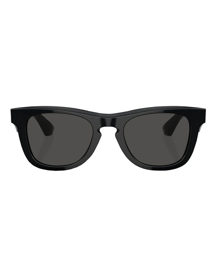 BE4426 Sunglasses in Black