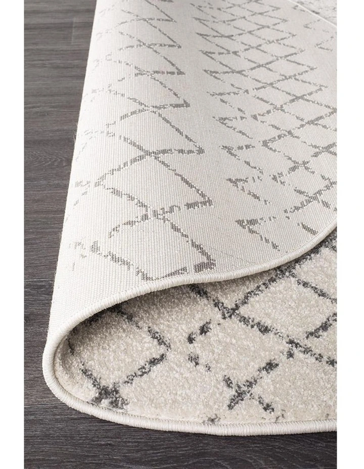 Oasis Selma White Grey Tribal Round Rug