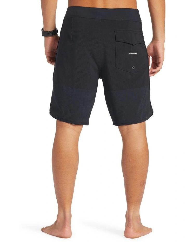 Highlite Scallop 19 Boardshorts in Black