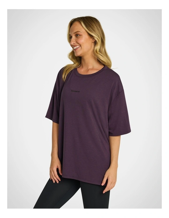 Split Hem Relaxed Boyfriend Tee in Eggplant