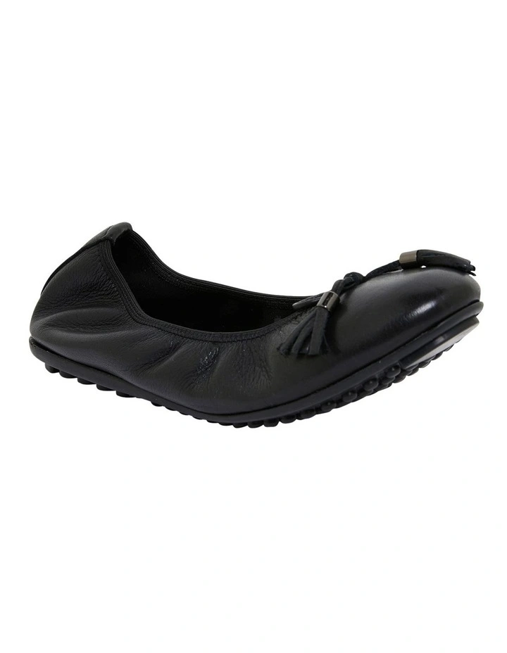 Prima Flat Shoes in Black Leather