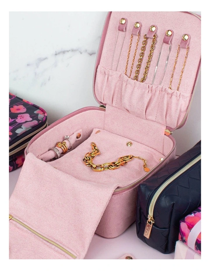 Luxe Velvet Large Jewellery Cube in Musk