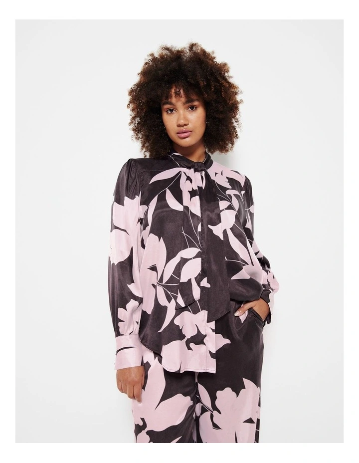 The Tie Front Print Shirt in Floral Print
