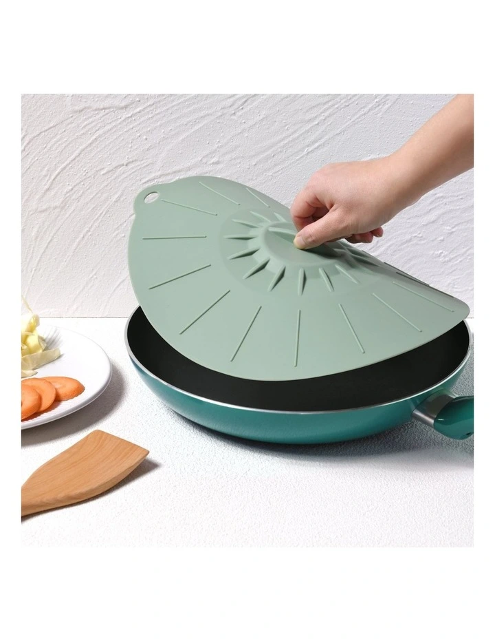 Modern Silicone Lid 31.4x30.3x1.3cm in Sage