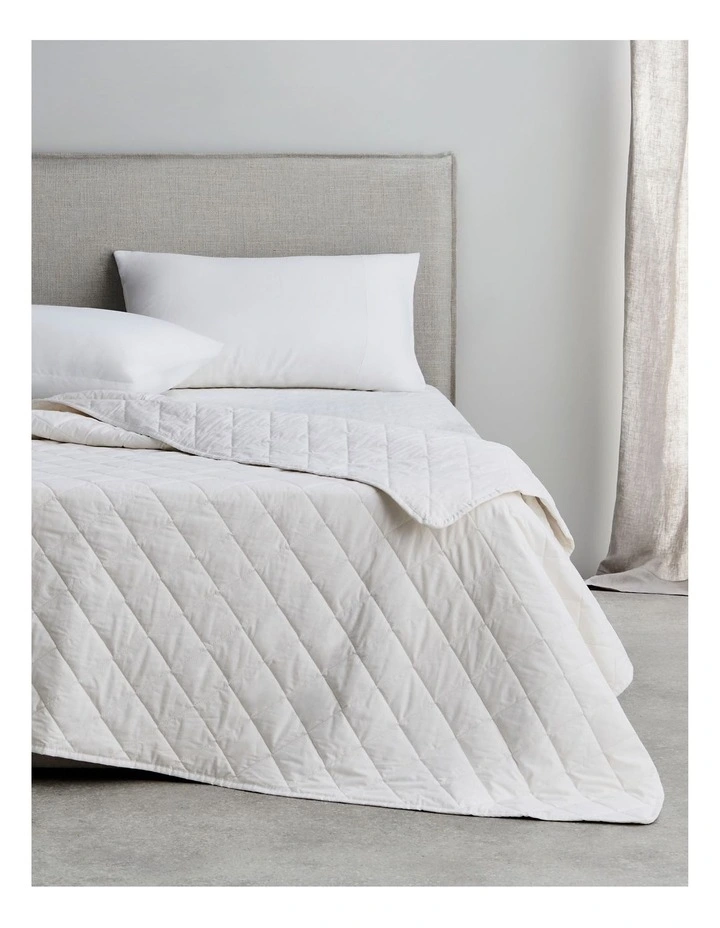 Ultracool Cotton Quilt in White