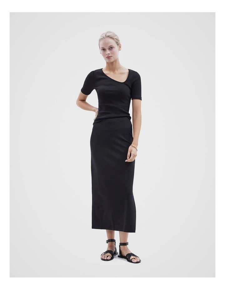 Asymmetric Top in Black