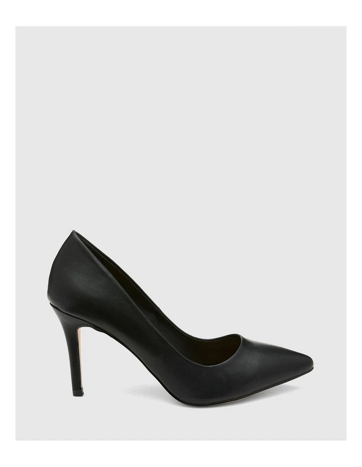 Irania Court Heels in Black Smooth