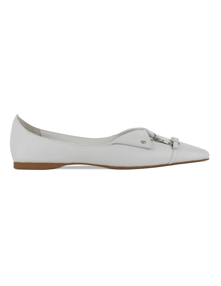 Kruz Ballet Flats in White
