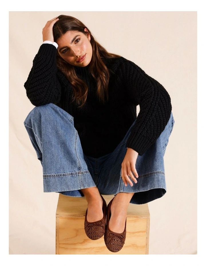 Cora Flat Shoes in Tan
