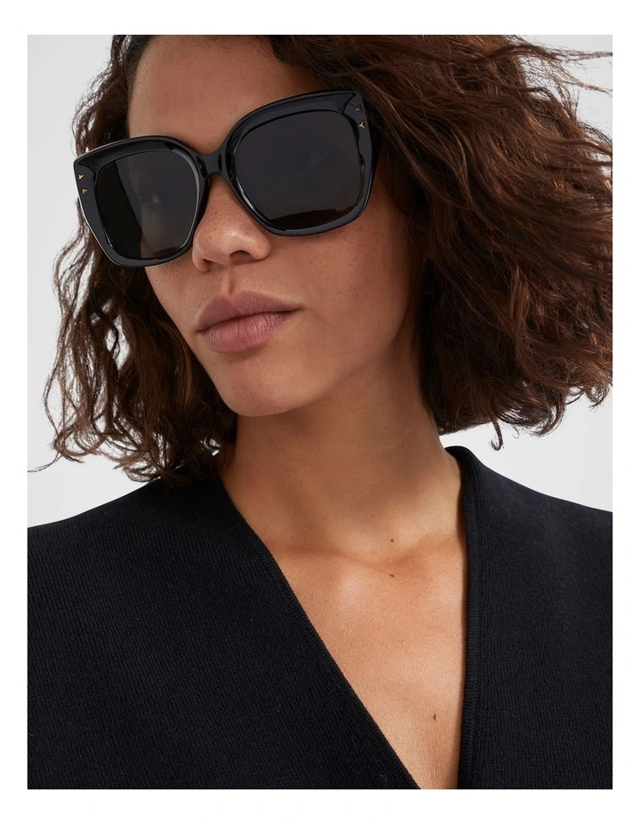Quinn D Frame Sunglasses in Black