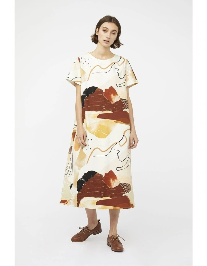 Classic Short Sleeved Dress In Desert Print