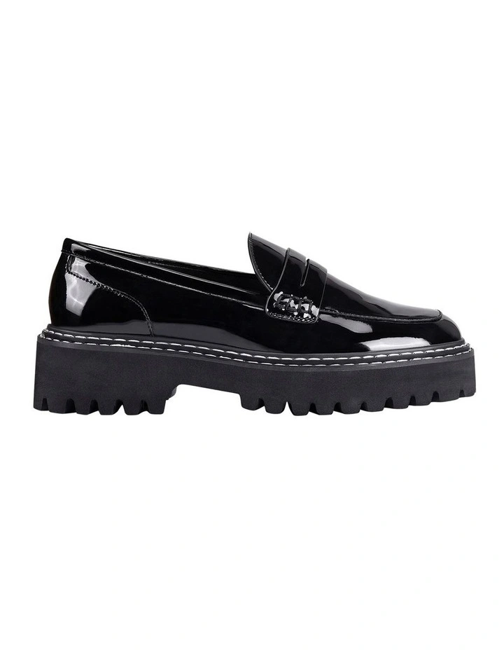 Neo Loafers in Black