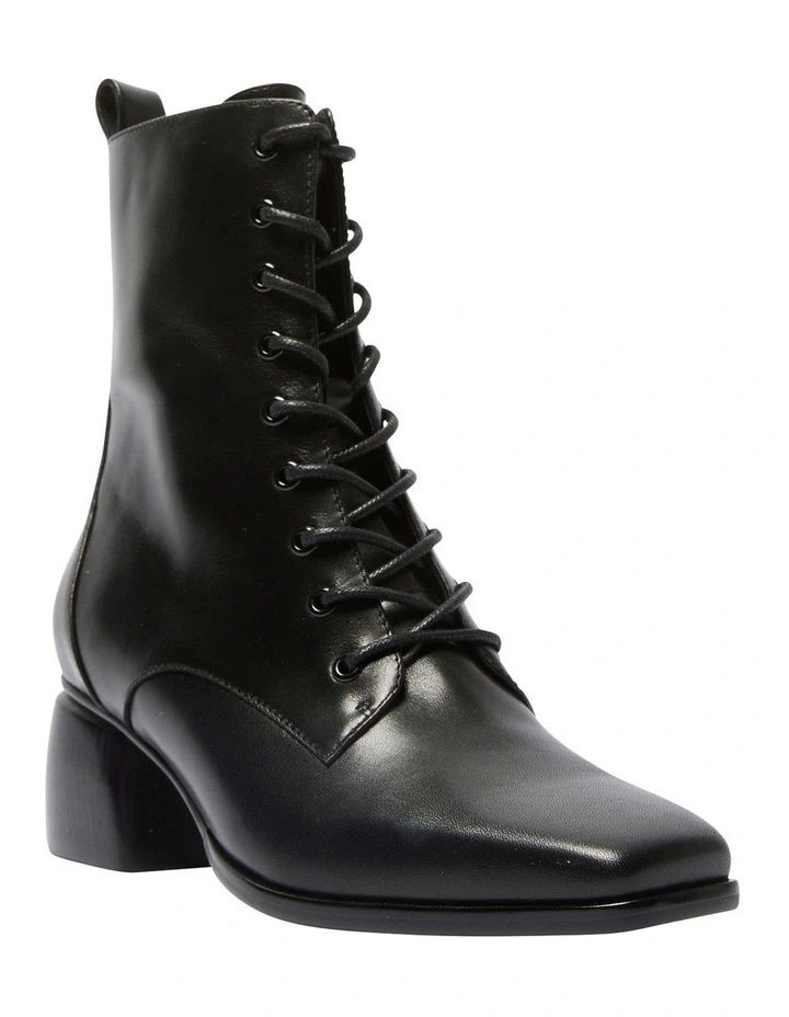 Journey Boots in Black Leather