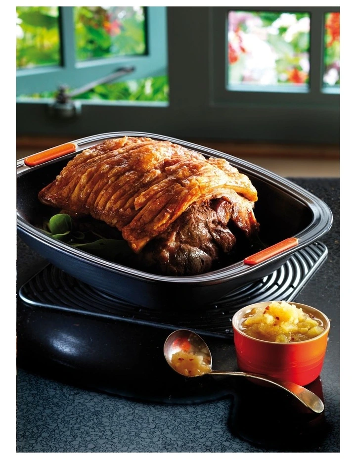 Bakeware Rectangular Roaster 33cm in Black