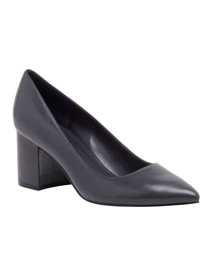 Jolanda Pump in Dark Blue