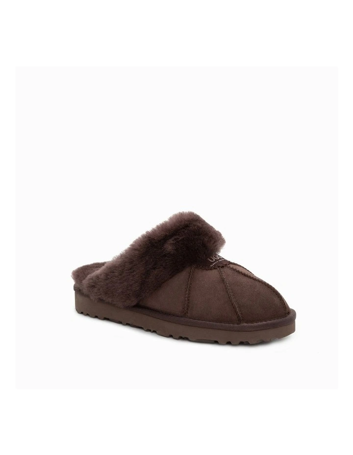 Dion Unisex Slippers in Chocolate