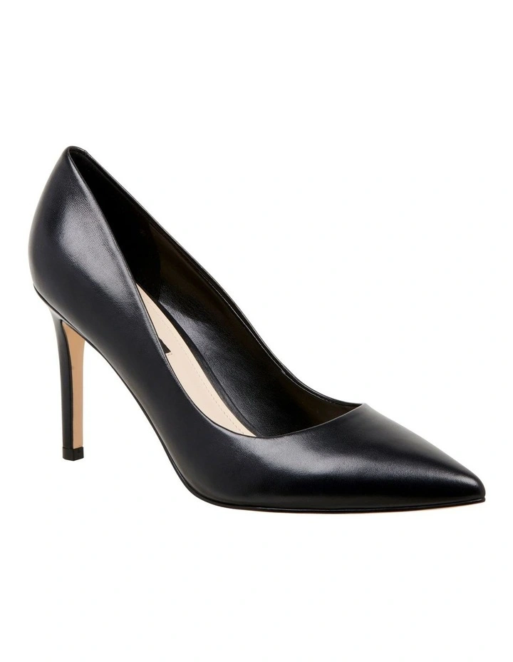 Ezra Pumps