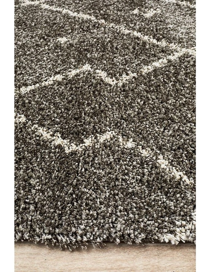 Saffron 44 Rug in Grey