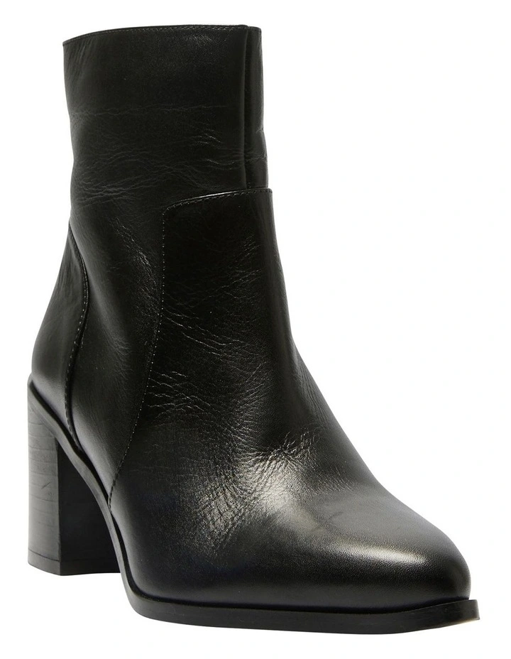 Rapid Boots in Black Leather
