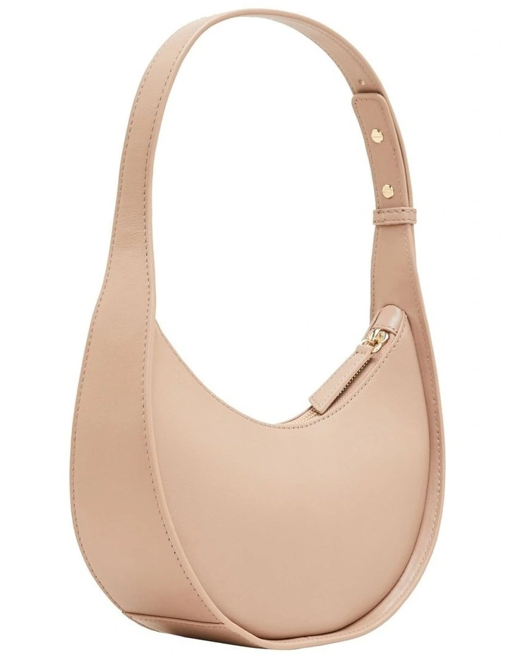 Casual Chic Leather Shoulder Bag in Oatmeal