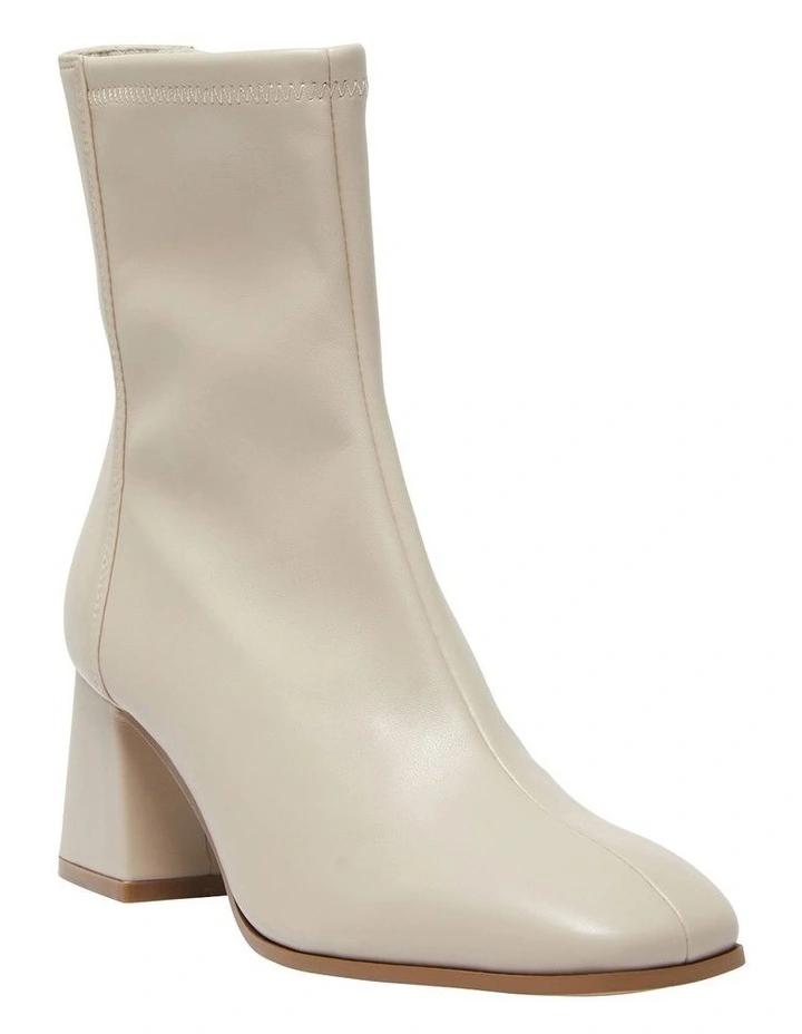Hampton Heeled Boots in Nude Stretch