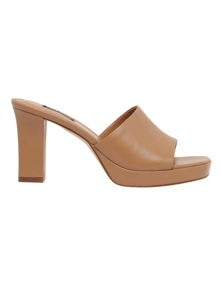 Behot Platform Sandal In Tan