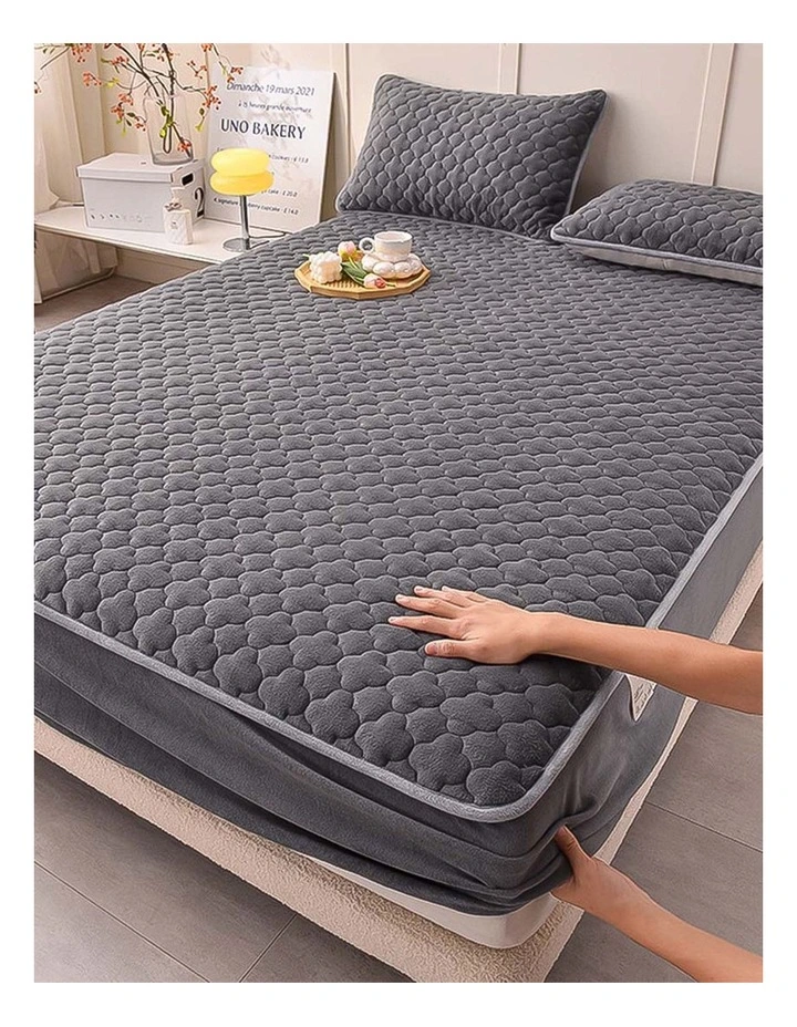Mattress Fleece Clover Bed 153cm in Grey