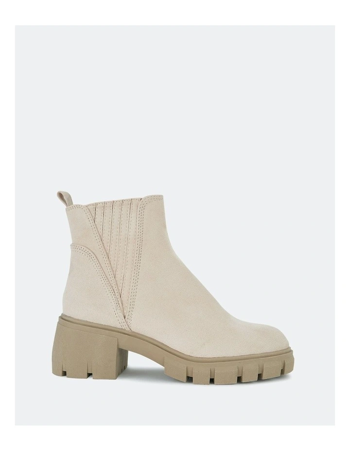 Daxton Boots in Sand