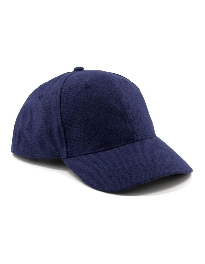 Noventra Cap in Navy