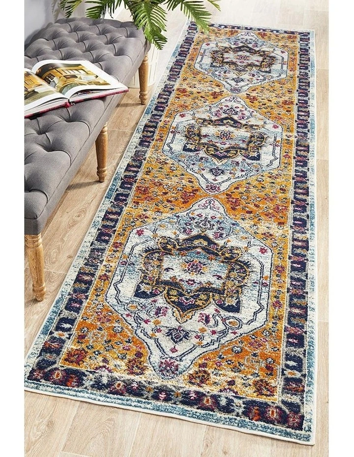 Babylon 201 Runner Rug in Rust