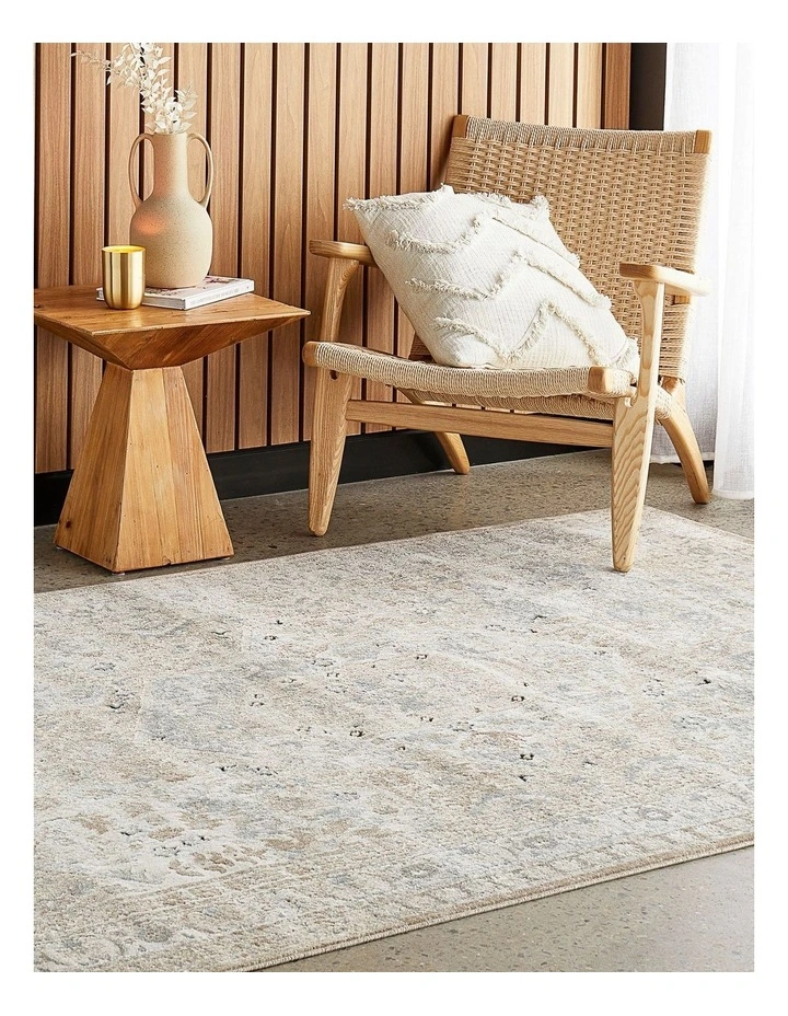 Providence Esquire Central Rug in Traditional Beige