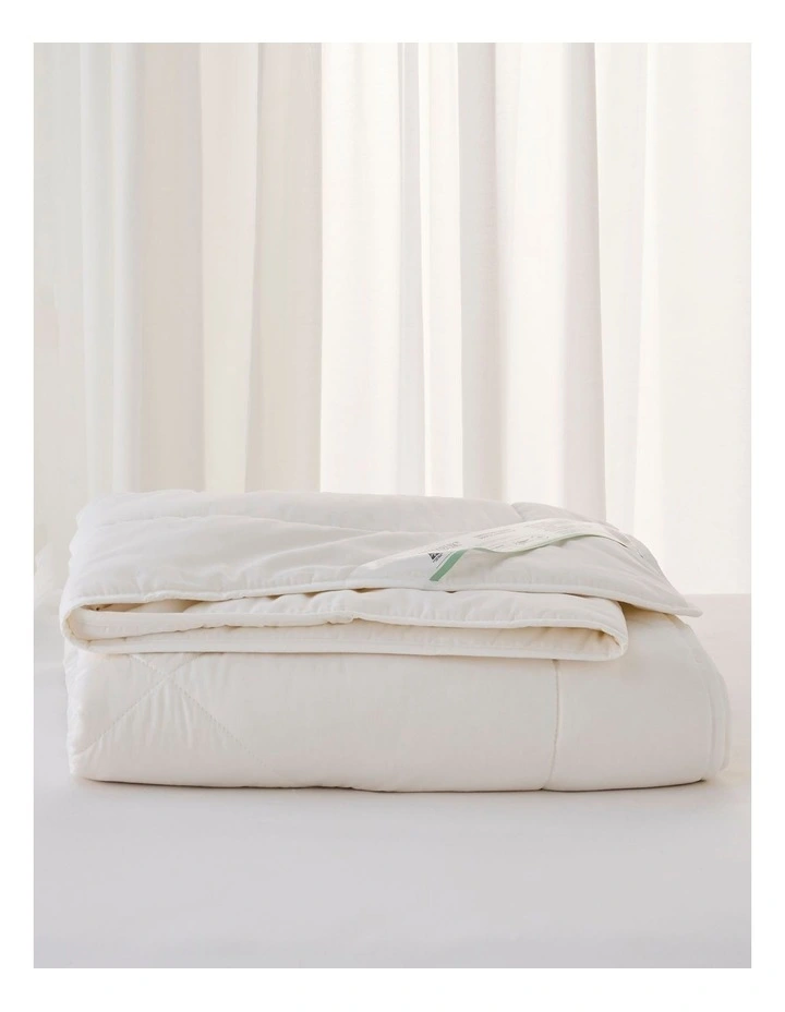 Cool Australian Wool Cotton Quilt in White
