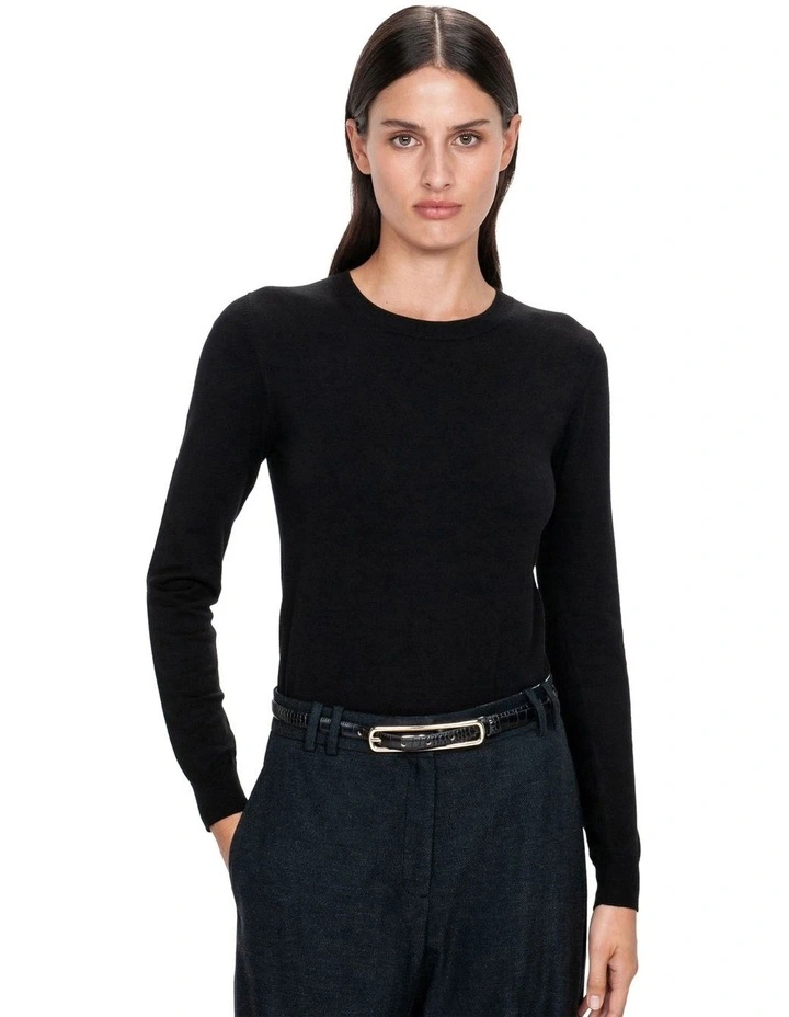 Long Sleeve Round Neck Knit Top in Black