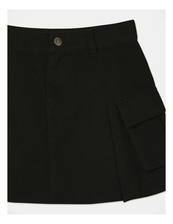 Woven Cargo Skirt in Black