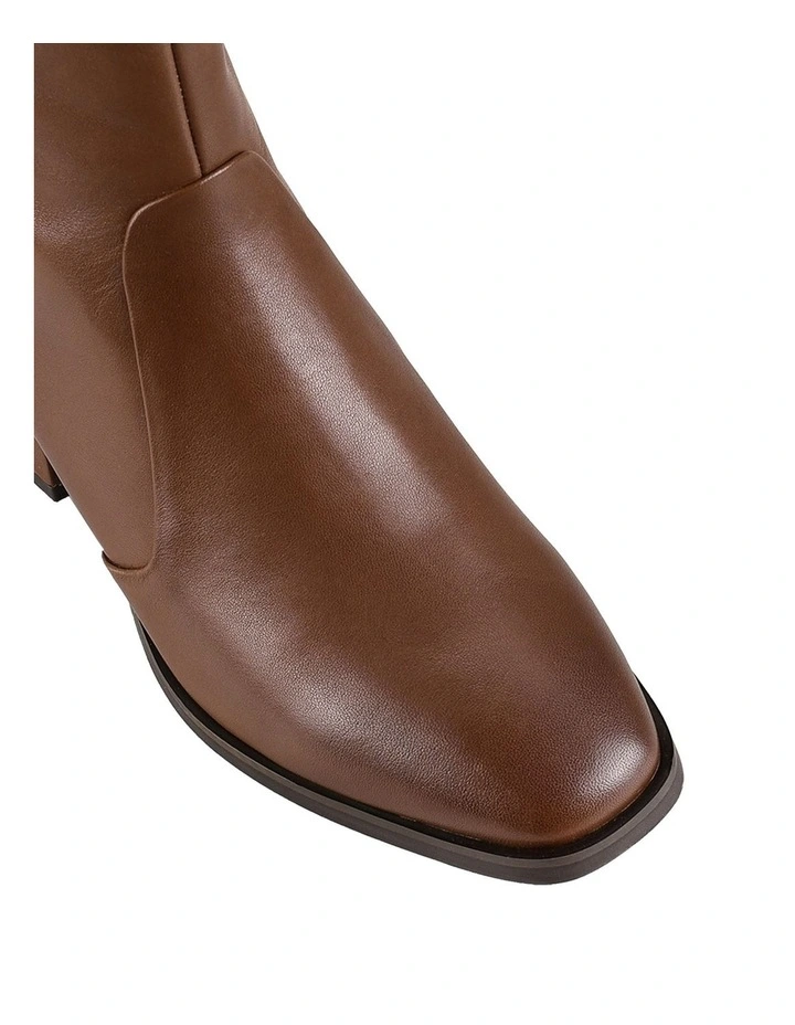 Steady Boot in Cappuccino