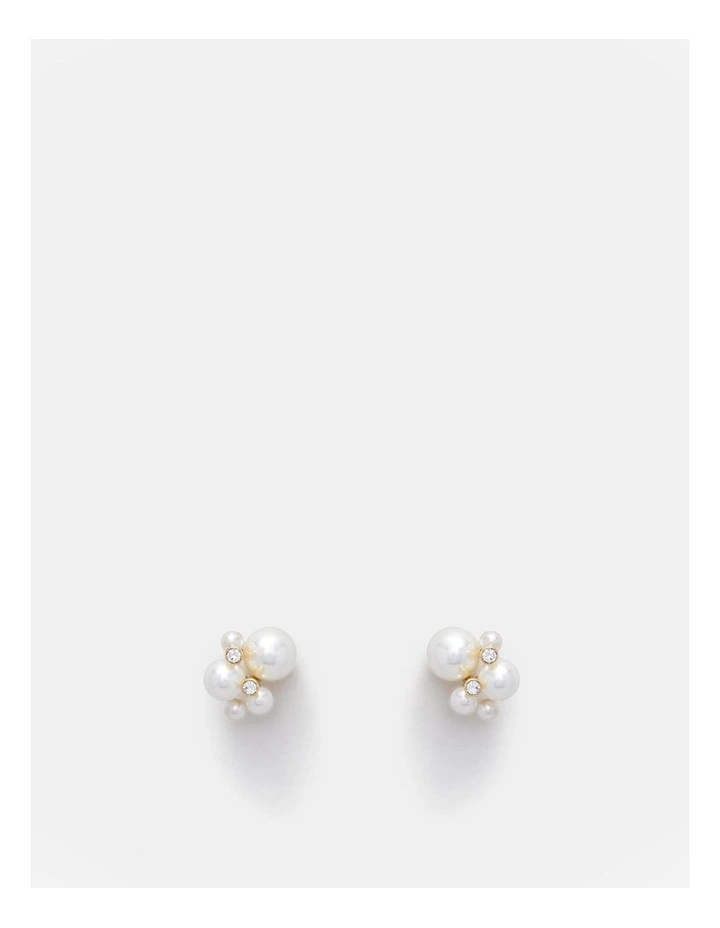Bundle Stud Earrings in Pearl