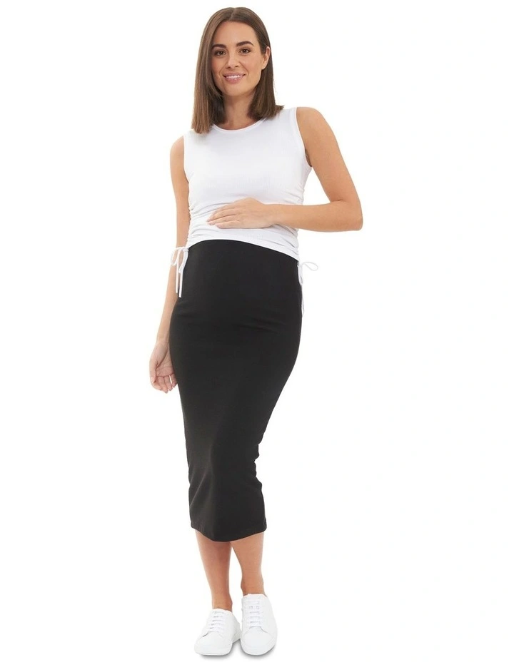 Ribbed Knit Pencil Skirt in Black