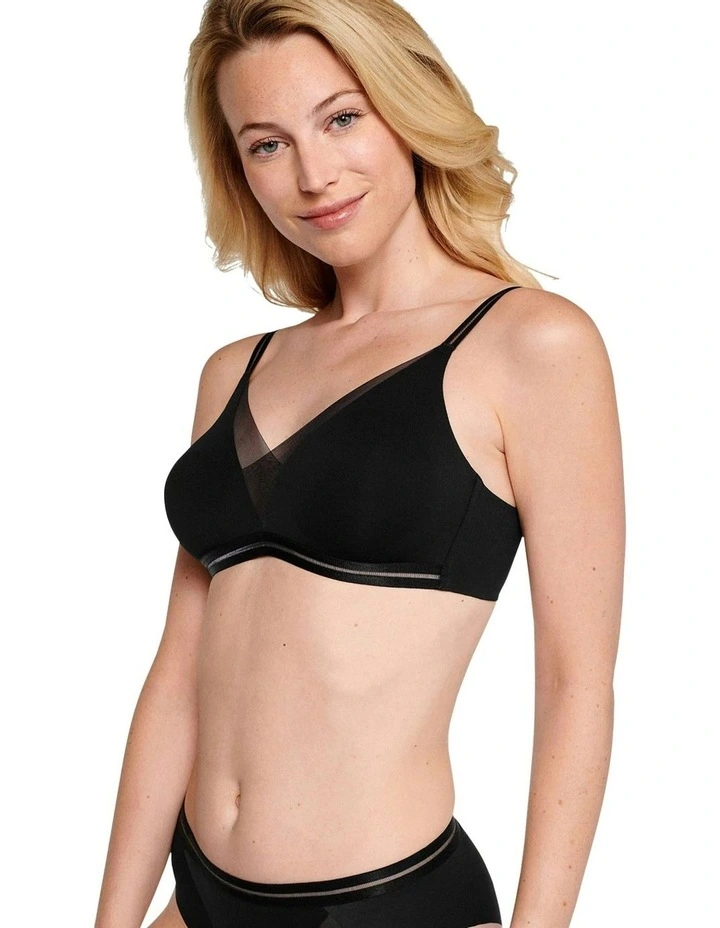 The Monday Seamless Wirefree Bra in Black