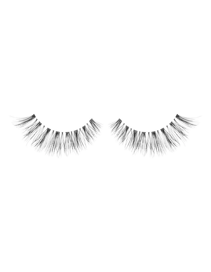 Look Real Faux Dramatic Lashes