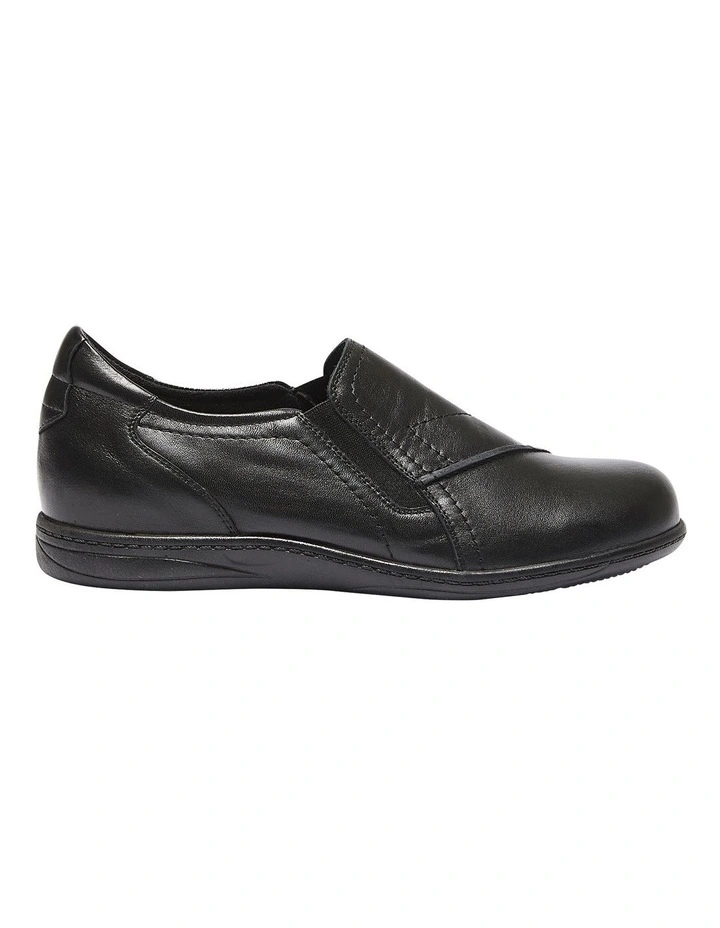 Latrobe Flat Shoes In Black Glove