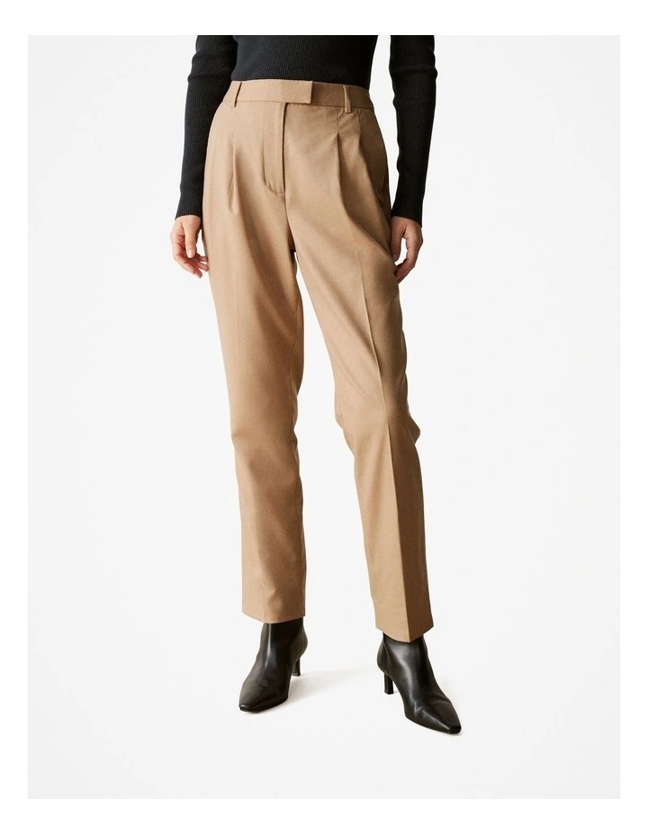 Yarn Dyed Stretch Wool Pleat Front Pant in Camel