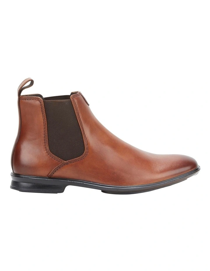 Leather Burnish Chelsea Boot in Tan